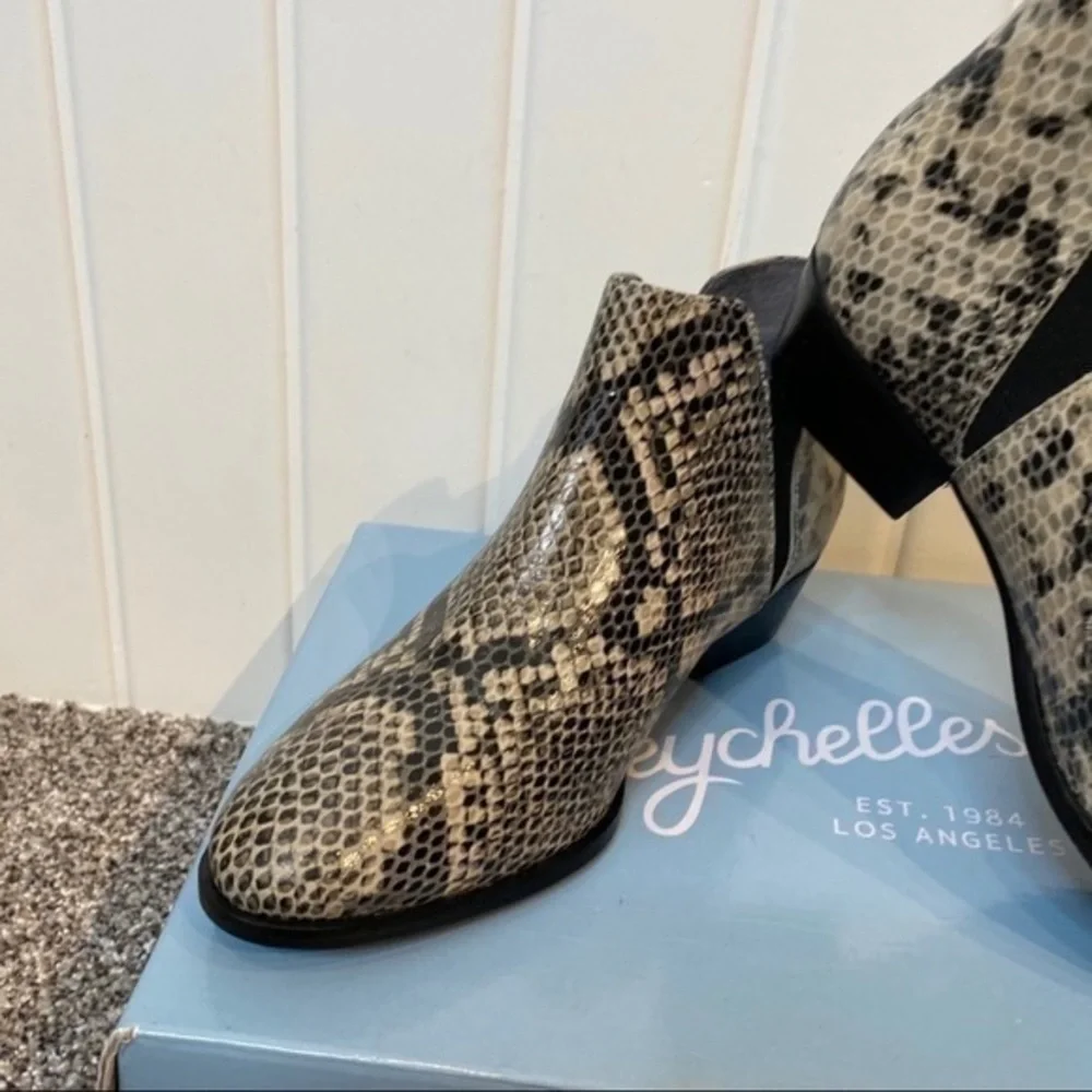 Seychelles Ankle Bootie in imprinted python - Picture 4 of 16